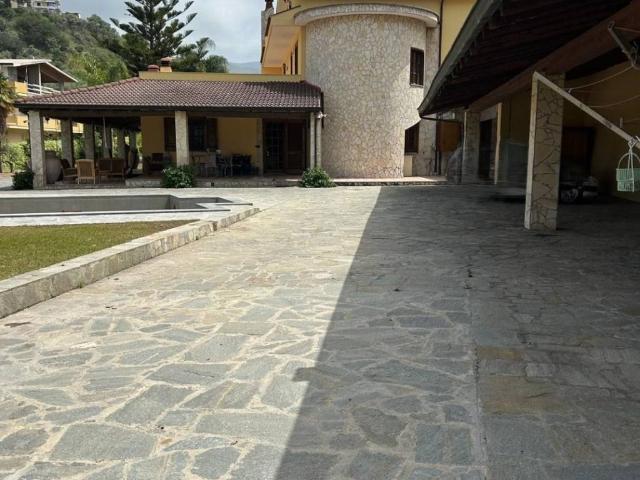 Villa Indipendente in vendita a Centineo, Barcellona Pozzo Di Gotto