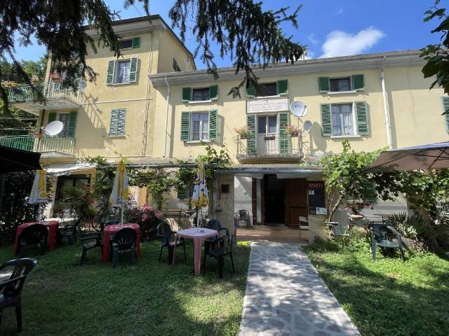 Villa Indipendente in vendita a Ponte Ceno di sopra, Bardi