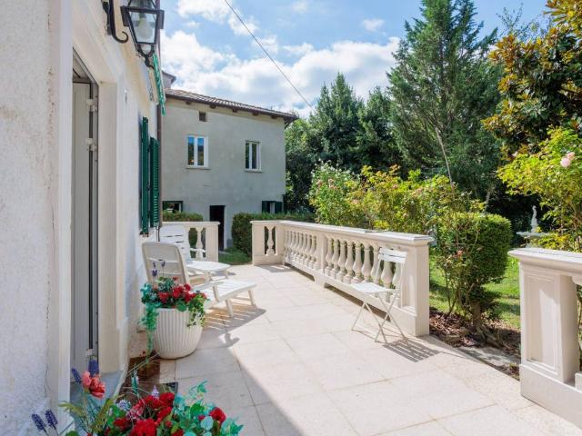 Villa Indipendente in vendita a Bardi, Reggio Emilia