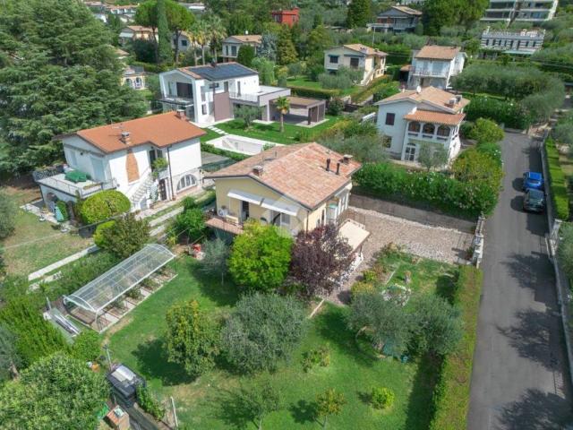 Villa Indipendente in vendita a Bardolino, Veneto