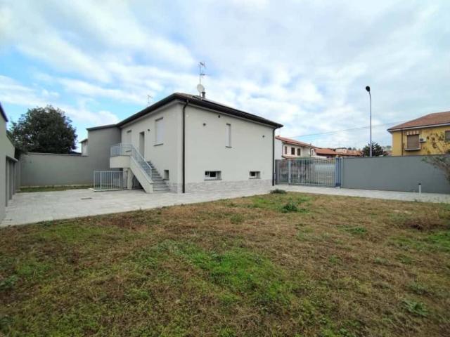 Villa Indipendente in vendita a Bareggio, Lombardia