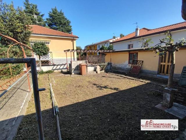 Villa Indipendente in vendita a Bareggio, Lombardia