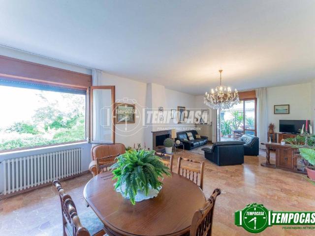 Villa Indipendente in vendita a Bareggio, Lombardia