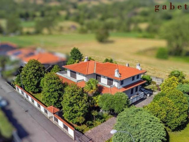 Villa Indipendente in vendita a Bareggio, Lombardia
