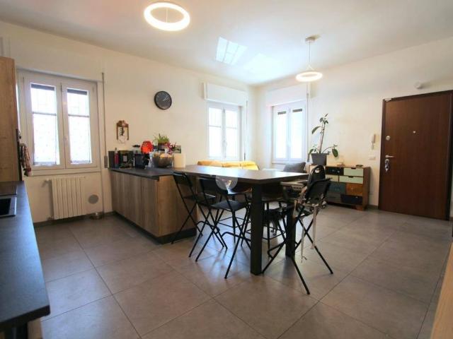 Villa Indipendente in vendita a Bareggio, Lombardia