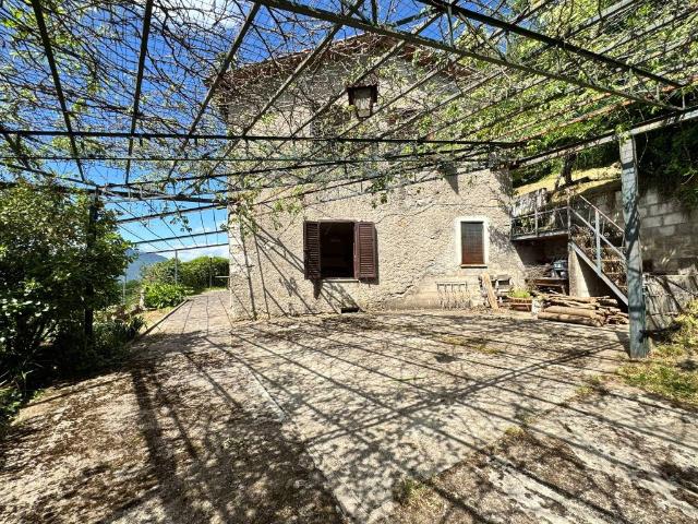 Villa Indipendente in vendita a Unione dei comuni Media Valle del Serchio, Barga