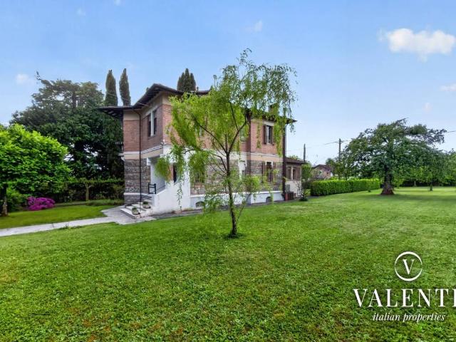 Villa Indipendente in vendita a Unione dei comuni Media Valle del Serchio, Barga