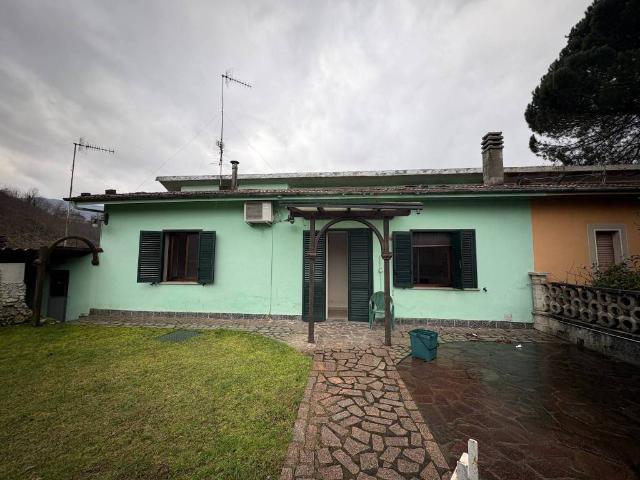 Villa Indipendente in vendita a Unione dei comuni Media Valle del Serchio, Barga