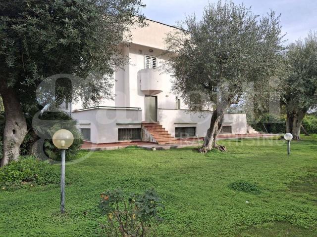 Villa Indipendente in vendita a Municipio 4, Puglia