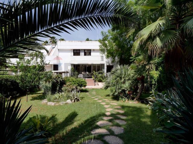 Villa Indipendente in vendita a Municipio 4, Puglia