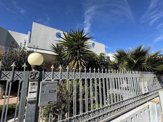 Villa Indipendente in vendita a Municipio 5, Puglia