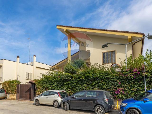 Villa Indipendente in vendita a Parco Scizzo, Puglia