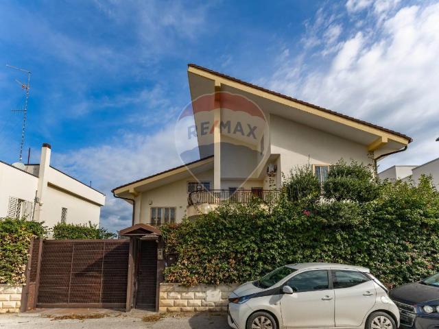 Villa Indipendente in vendita a Parco Scizzo, Puglia