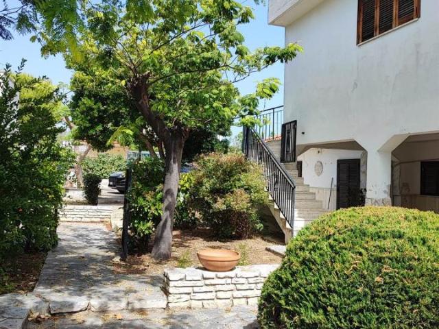Villa Indipendente in vendita a Municipio 5, Puglia