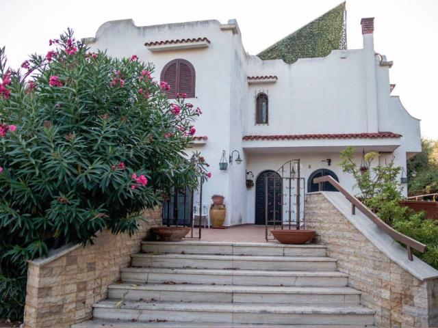 Villa Indipendente in vendita a Municipio 2, Puglia