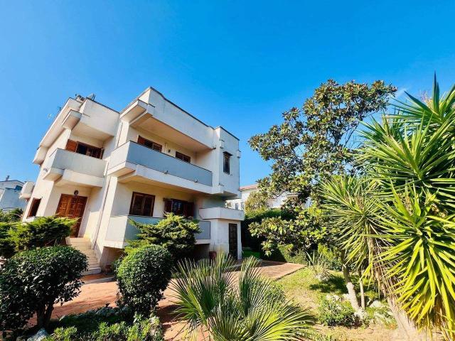 Villa Indipendente in vendita a Municipio 4, Puglia