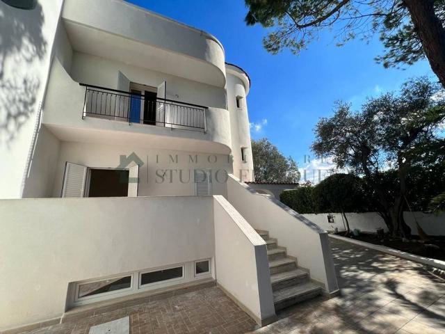 Villa Indipendente in vendita a Municipio 4, Puglia