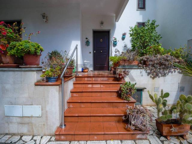 Villa Indipendente in vendita a Municipio 4, Puglia