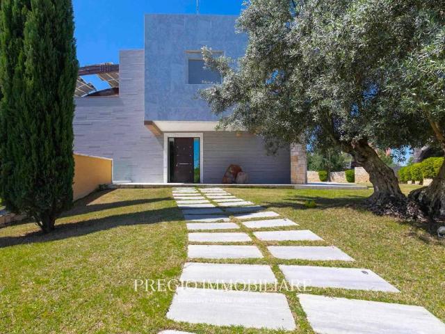 Villa Indipendente in vendita a Municipio 5, Puglia