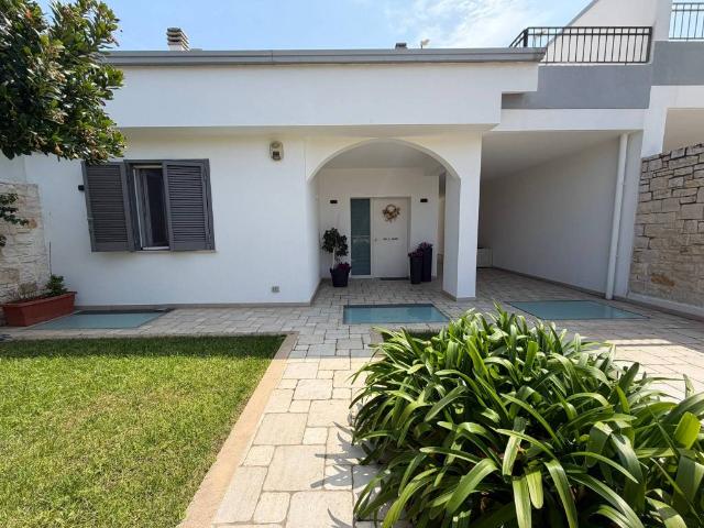 Villa Indipendente in vendita a Municipio 5, Puglia