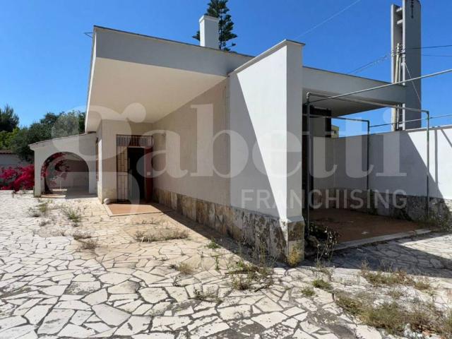 Villa Indipendente in vendita a Municipio 5, Puglia