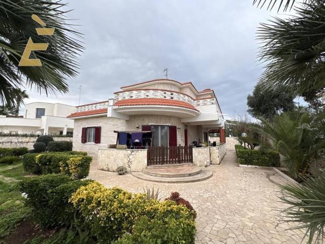 Villa Indipendente in vendita a Municipio 5, Puglia