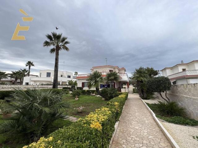 Villa Indipendente in vendita a Municipio 5, Puglia