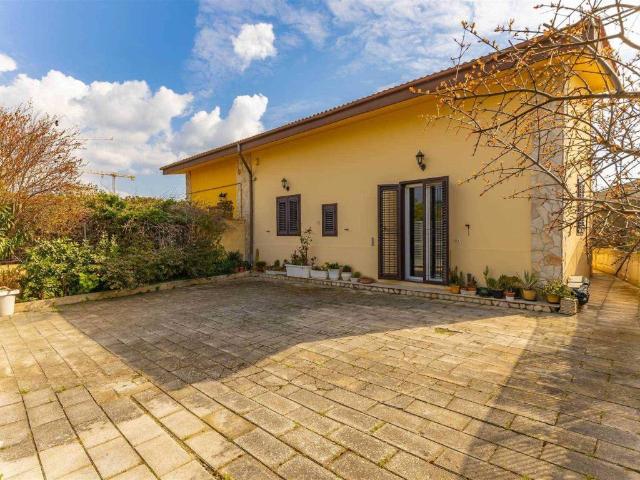 Villa Indipendente in vendita a Municipio 2, Puglia