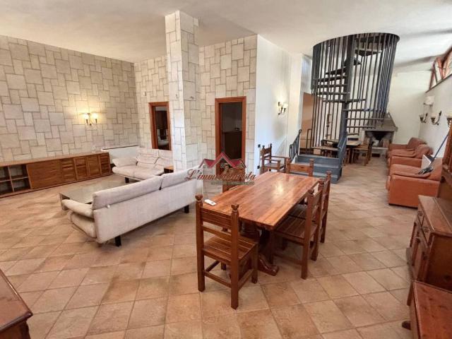 Villa Indipendente in vendita a Ceglie del Campo, Bari
