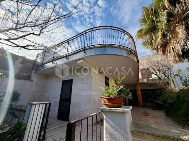 Villa Indipendente in vendita a Municipio 5, Puglia