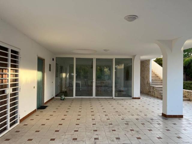 Villa Indipendente in vendita a Municipio 1, Puglia