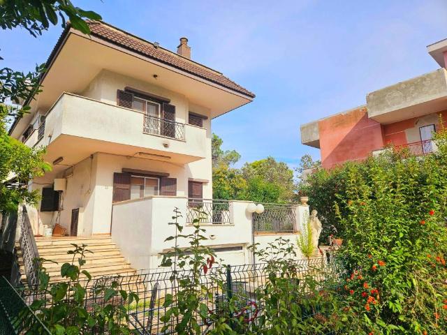 Villa Indipendente in vendita a Santa Fara, Bari