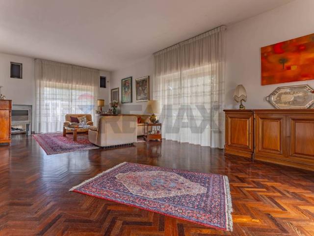Villa Indipendente in vendita a Municipio 4, Puglia