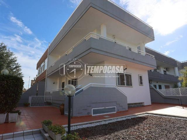 Villa Indipendente in vendita a Loseto, Bari