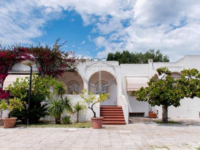 Villa Indipendente in vendita a Municipio 5, Puglia