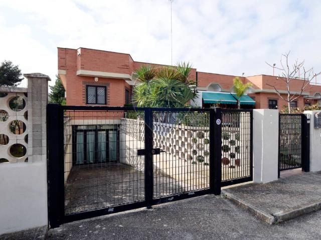 Villa Indipendente in vendita a Municipio 5, Puglia