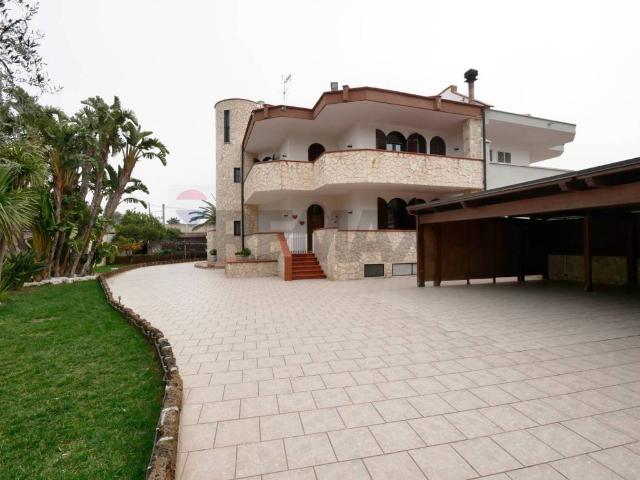 Villa Indipendente in vendita a Municipio 1, Puglia
