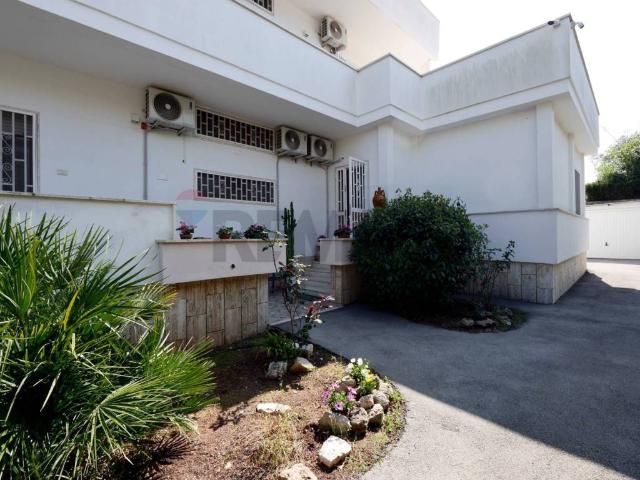 Villa Indipendente in vendita a Municipio 5, Puglia