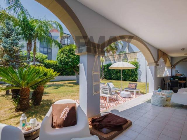 Villa Indipendente in vendita a Municipio 5, Puglia