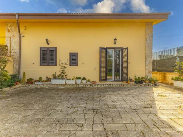 Villa Indipendente in vendita a Mungivacca, Bari