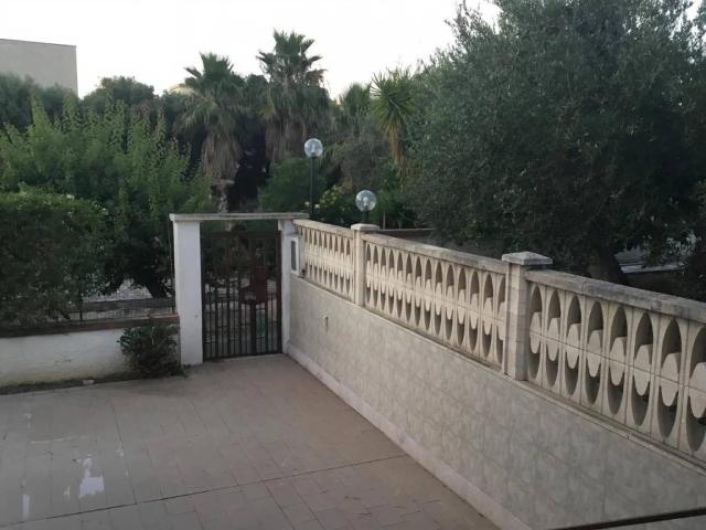 Villa Indipendente in vendita a Municipio 4, Puglia