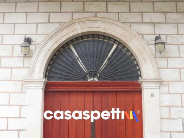 Villa Indipendente in vendita a Municipio 4, Puglia