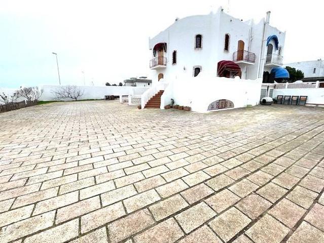 Villa Indipendente in vendita a Municipio 5, Puglia