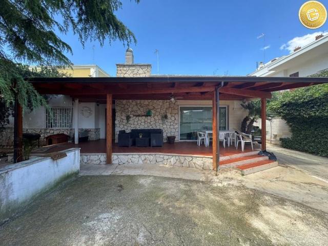 Villa Indipendente in vendita a Municipio 5, Puglia