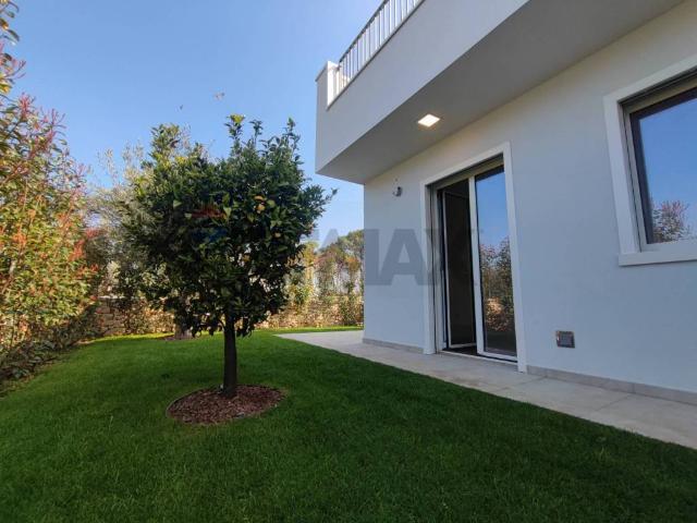 Villa Indipendente in vendita a Municipio 4, Puglia