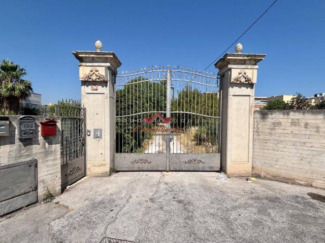 Villa Indipendente in vendita a Municipio 4, Puglia