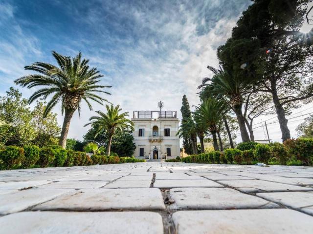 Villa Indipendente in vendita a Municipio 5, Puglia