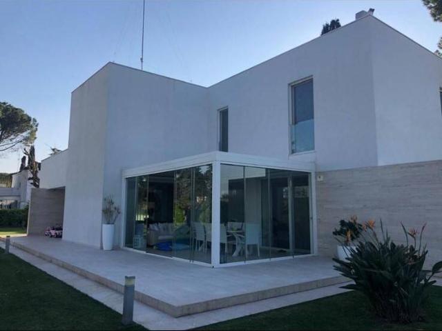 Villa Indipendente in vendita a Municipio 4, Puglia