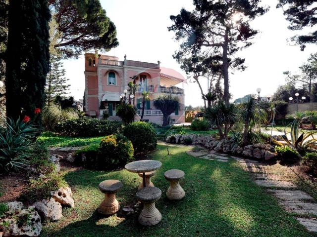 Villa Indipendente in vendita a Carbonara di Bari, Puglia