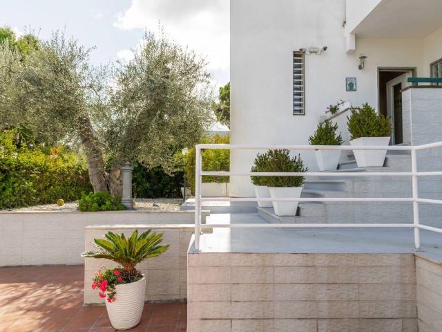 Villa Indipendente in vendita a Municipio 2, Puglia